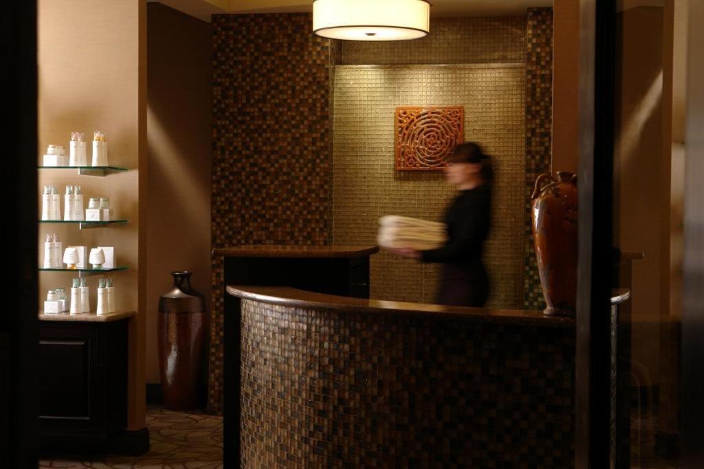 Hotel Julien Dubuque Bagian luar foto