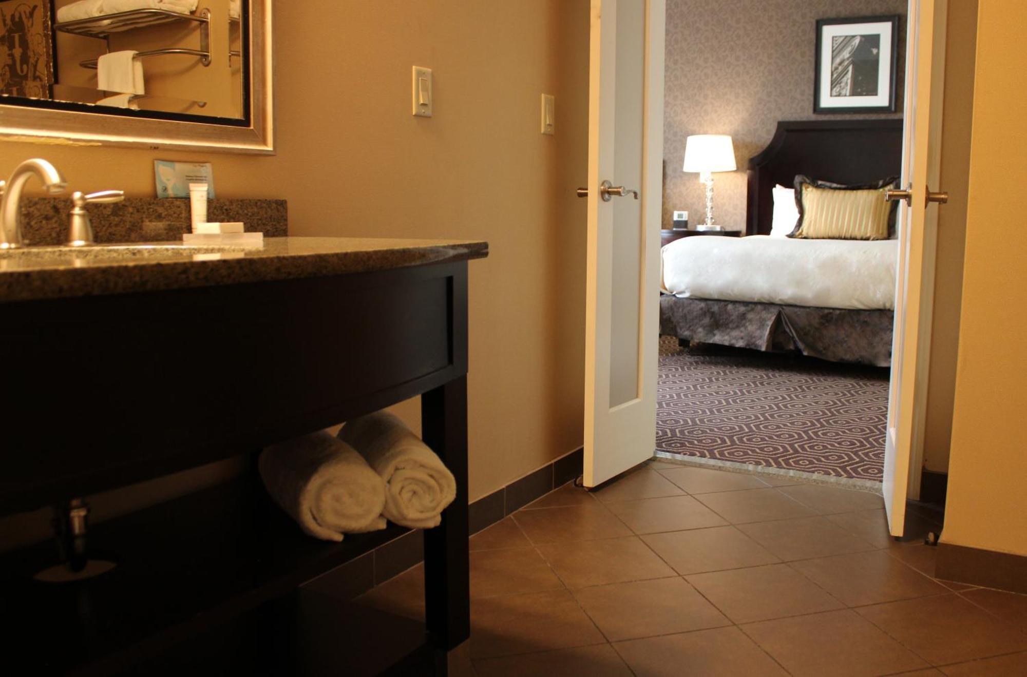 Hotel Julien Dubuque Bagian luar foto